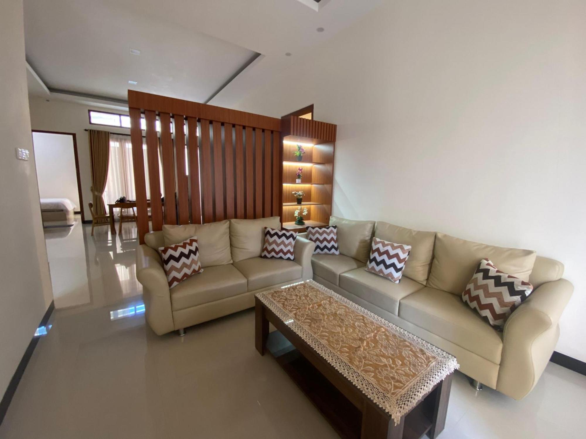 Kanggo Riko Family Homestay Mitra Reddoorz Banyuwangi  Exterior photo